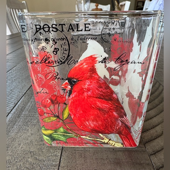 Cardinal and Holly Glass Cube Vase - Picture 5 of 10